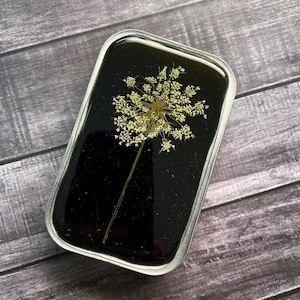 Handcrafted Tin Storage Box: Resin Pressed Queen Anne's Lace