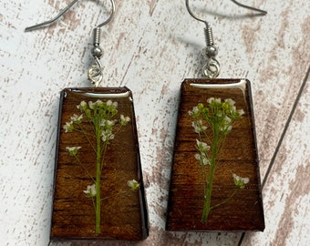 Small Wood Dangles, Alyssum, Wood  Earrings, Trapezoid, White Flowers, Botanical, Walnut, Lightweight, Real Flowers, Resin