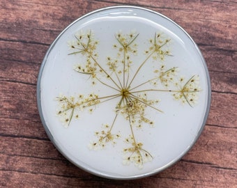 Round Pill Box, Queen Anne’s Lace, Resin, White, Pressed Flower, Storage, Tin Case, Vitamins, Jewelry case, Botanical