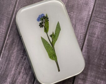 Decorative Tin, Storage Box, Metal Tin, Forget Me Not, Blue Flowers, Jewelry Case, Resin,  Pressed Flowers, Altoid-size, Sewing Kit, Purse