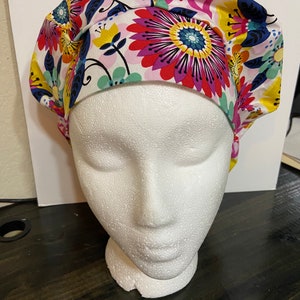 Female scrubcap - white wildflowers