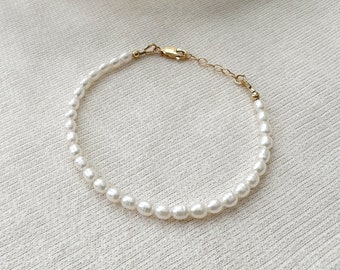 Tiny Beaded Pearl Bracelet, 14K Gold Filled Rice Pearl Bracelet, Dainty Layering Bracelet, Minimalist Pearl Bracelet, Seed Pearl Bracelet