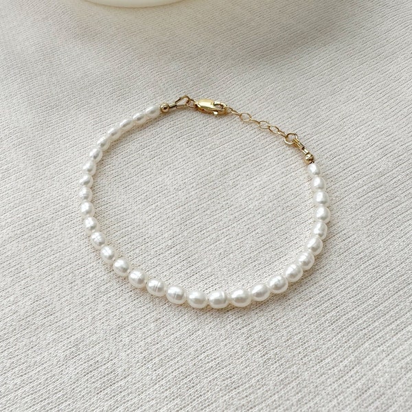 Tiny Beaded Pearl Bracelet, 14K Gold Filled Rice Pearl Bracelet, Dainty Layering Bracelet, Minimalist Pearl Bracelet, Seed Pearl Bracelet