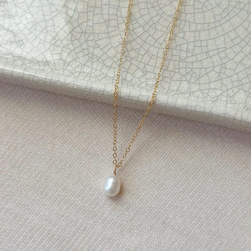 Collier de perles unique rempli d'or 14 carats, collier de perles d'eau douce, collier de perles ovales, collier solitaire de perles, bijoux de mariage