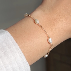 Dainty Pearl Bracelet: 14K Gold Filled Chain, Wedding Jewelry