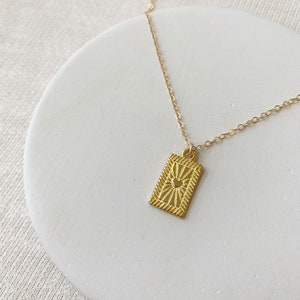 Collana con ciondolo a forma di cuore riempita d&#39;oro 14K: grazioso ciondolo rettangolare