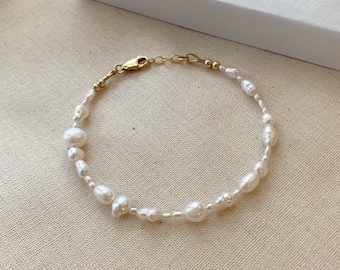 Freshwater Pearl Bracelet. Chic Bracelet. Keshi Pearl