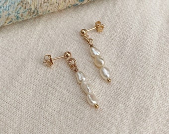 Freshwater Pearl Earrings, Dainty 14K Gold Filled Pearl Earrings, Pearl Drop Earrings, Dangly Pearl Earrings, Bridal Pearl Earrings, Gianna