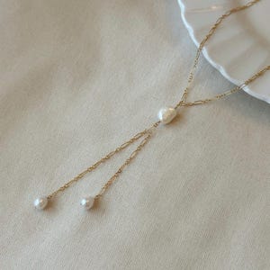Pearl Lariat Necklace 14K Gold Filled, Baroque Pearl Necklace, Wedding Jewelry, 3 Pearl Drop Necklace, Bridal Necklace, Gifts for Women