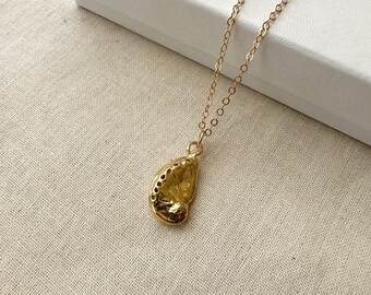 Seashell Necklace, 14K Gold Shell Necklace, Dainty Necklace, Summer Necklace, Beachy Jewelry, Everyday Necklace, Gifts for Mom, Gift for Her