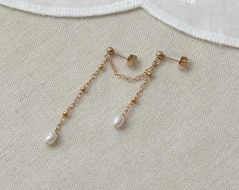 Doppelpiercing Perle Tropfen Ohrringe, 14K Gold Füllte baumelnde Perle Kette Ohrringe, baumelnde Süßwasserperle Ohrringe, Geschenke für Frauen