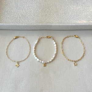 Pulsera de perla con inicial, personalizada con cuentas de oro de 14 quilates, pulsera con letras doradas, regalo de cumpleaños para ella, joyería personalizada