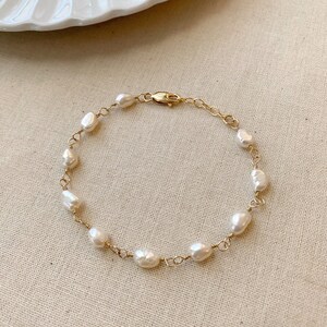 Pearl Bracelet 14K Gold Filled, Dainty Pearl Chain Bracelet, Bridesmaid ...