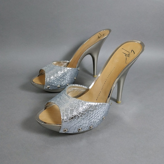 GIUSEPPE ZANOTTI © Design. Women's Heels by COUTURE W. Light GIUSEPPE ZANOTTI © Design. Women's Heels by COUTURE W. Light
