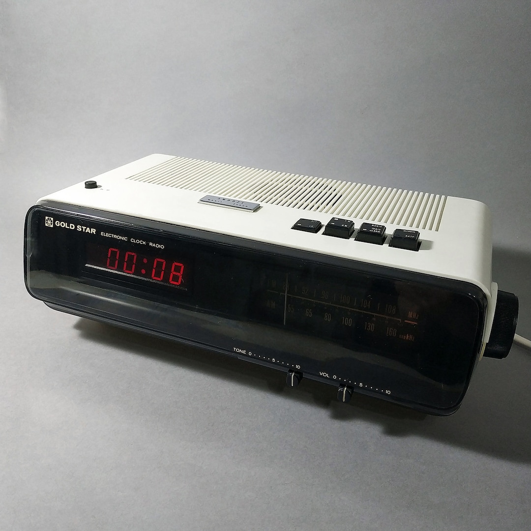 Gold Star © Vintage FM/AM 2 BAND Electronic Clock Radio. Made Etsy