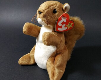 Details about   TY ORIGINAL BEANIE BABY NUTS THE SQUIRREL ADORABLE 1996 SWEET w/SWING TAG! 