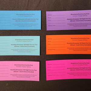 Puede incluir: Un letrero de madera r&uacute;stica con la frase "Welcome to our home" en letras blancas. El letrero presenta un acabado envejecido y un dise&ntilde;o sencillo y acogedor.