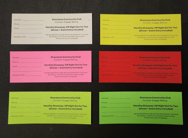 Puede incluir: Seis tarjetas rectangulares en varios colores: blanco, amarillo, rosa, rojo y dos tonos de verde. Cada tarjeta presenta el texto "Riverstone Community Club" y detalles para un sorteo mensual, incluyendo cena y entrada al evento.