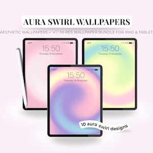 Peut inclure: Trois tablettes numériques affichant des fonds d'écran à motifs de tourbillons d'aura. Les écrans indiquent l'heure 15h50 le jeudi 16 novembre. Le texte "AURA SWIRL WALLPAPERS" et "AESTHETIC WALLPAPERS" sont visibles. Un stylet est à côté d'une tablette.