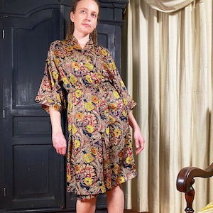 S-M/ Vintage Paisley Satin Robe with Rhinestone Print, 90’s Black and Gold Bathrobe  with Pockets by Dentelle