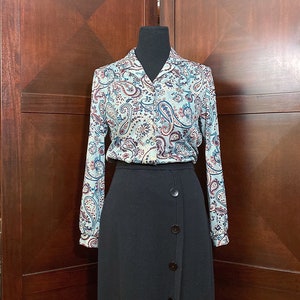 M/ Vintage Paisley Blouse, 70’s Pale Blue Button Up, Long Sleeve Top w/ Dark Red and Blue Paisley Print