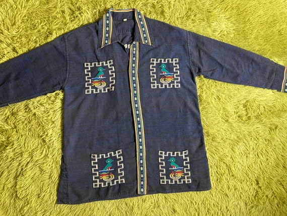 L/ Vintage 70’s Tribal Denim Shirt with Aztec Bir… - image 1