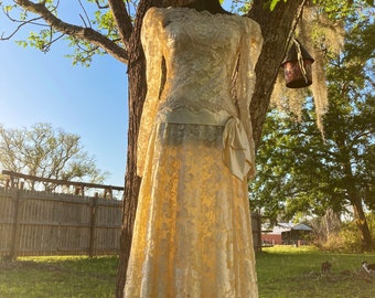 XS-S/ Vintage Lace Wedding Dress with Stains, As Is, 2 Piece Set, 40’s Style Rustic Wedding Gown