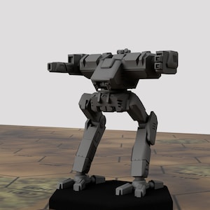 Op de afbeelding: Een grijze, gearticuleerde, mechanische robot met een groot kanon gemonteerd op zijn romp. De robot staat op een zwarte basis.