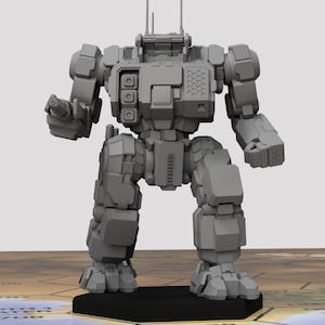 Könnte beinhalten: Ein graues, detailliertes Plastikmodell eines Roboters mit einem großen Torso und zwei Armen. Der Roboter steht auf einem schwarzen sechseckigen Sockel.