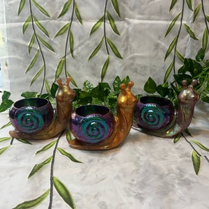 Incredible Color Vibes Resin Snail Pot or Bowl - Perfect Gift! Lighting changes shell color - Beautiful gift for snail or plant lovers!