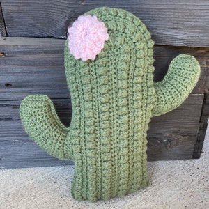 crochet cactus pillow, cactus pillow, crochet cactus, cactus pillow with flower, desert decor, crochet cactus pillow with flower