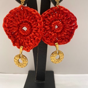 precolumbian jewelry. tolima earrings with macrame pre colombinos pre colombian 24kt gold plated