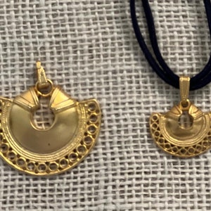 precolumbian jewelry. fan pendant, , pre colombinos 24 kt  gold plated, pre colombian, dije abanico