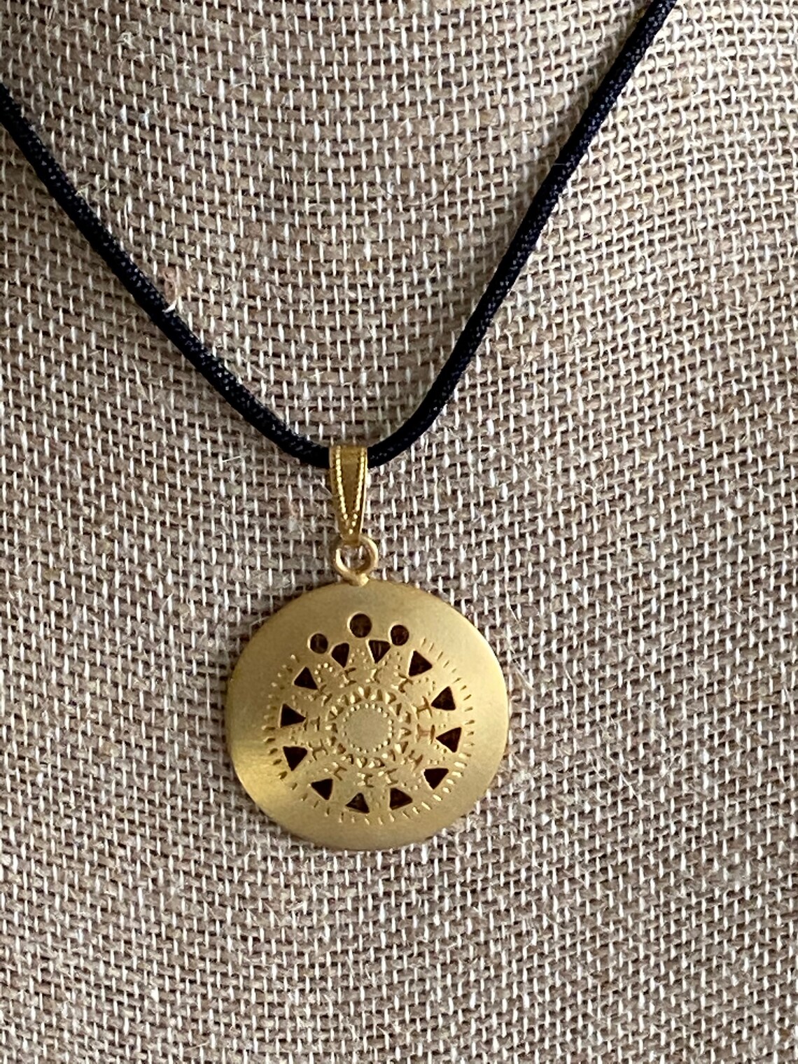 Joyería precolombina Muisca Coin colgante pre colombinos 24kt | Etsy