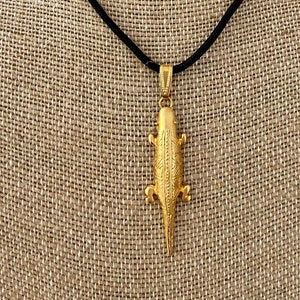 Pre-columbian jewelry lagartija pendant  , pre colombinos 24kt gold plated.