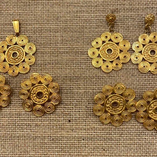 precolumbian jewelry. tairona arabescos earrings , pre colombian pre colombinos 24kt gold plated