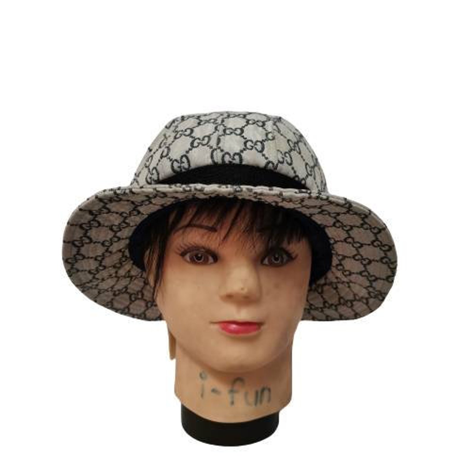 white gucci bucket hat