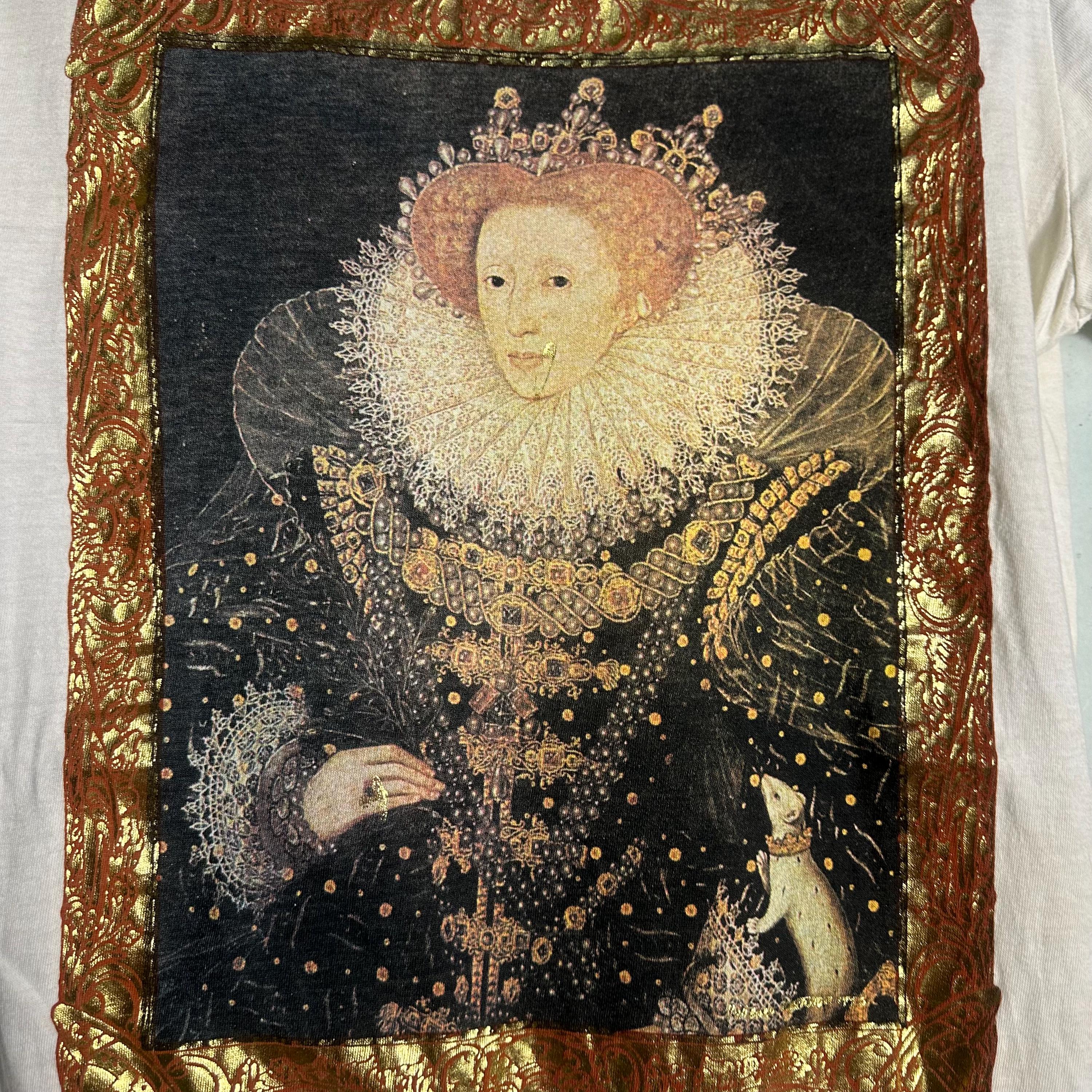 【Vivienne Westwood】エリザベス女王画　額縁　Tシャツ　ホワイト Vivienne Westwood】エリザベス女王画 額縁 Tシャツ ホワイト - メルカリ