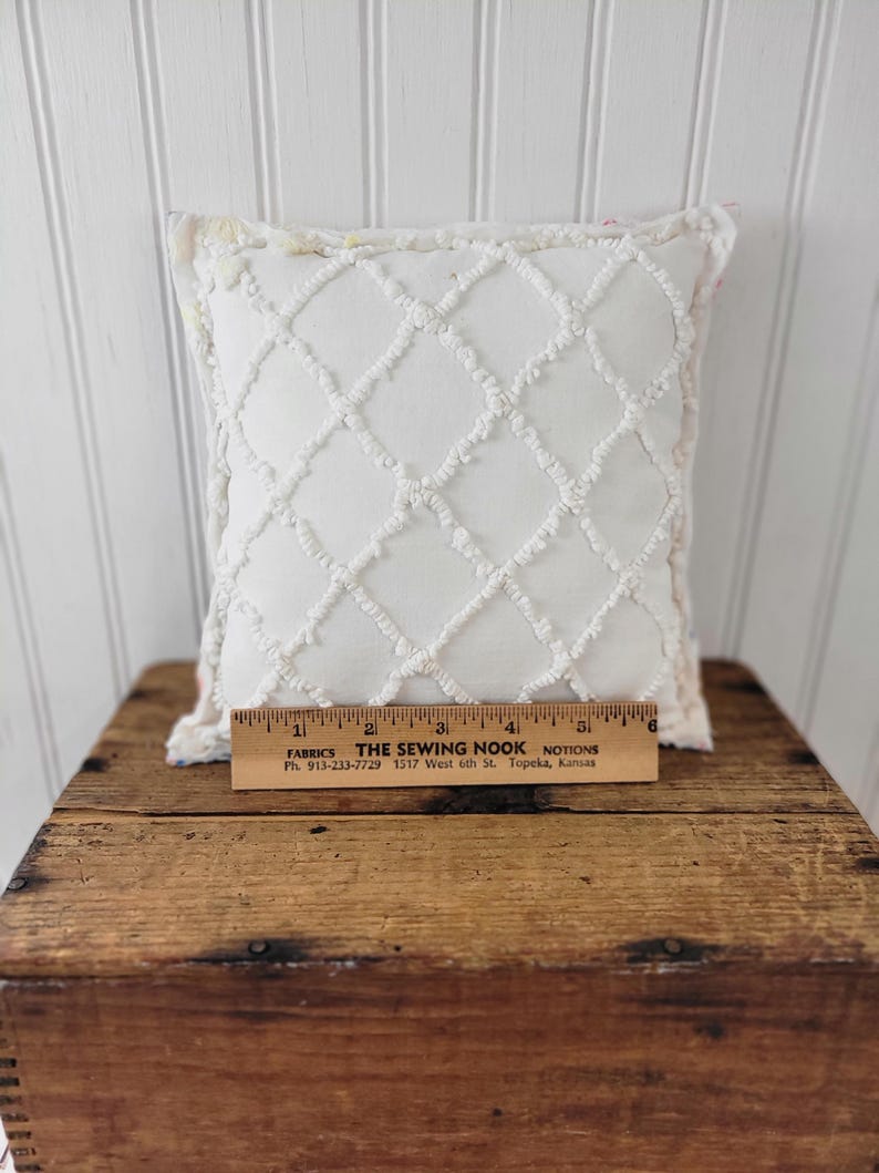 Vintage quilt pillow Vintage pillow Antique quilt pillow Feed sack quilt Feed sack image 10