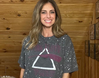 Pink Floyd Splatter Painted Cropped T-Shirt: Distressed Rock Band Tee