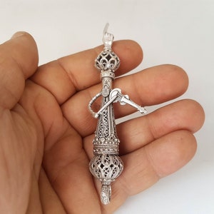 Small Yad Torah Pointer, Jewish Wedding gift, Judaica Gift, Yemenite Filigree Art, Sterling Silver, Handmade In Israel, Model 136