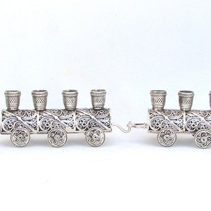 Kleiner Zug Chanukka Menorah, Chanukka Symbol, filigrane Kunst, Besamim Chanukia, einzigartiges Geschenk, Jejuda, Sterlingsilber 925, handgefertigt M013