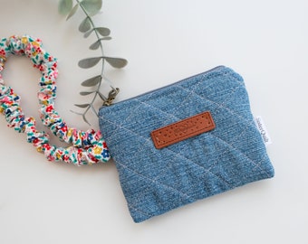 Upcycled Denim Coin Purse, Handmade Mini Key Pouch, Denim Zippered Change Purse, Ecofriendly, Repurposed Cotton Blue Jeans. Gift for Women.