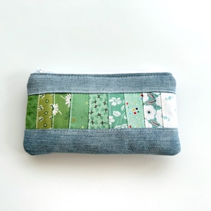 Recycled Jeans Geldbörse, Upcycled Jeans Mini Portemonnaie, Patchwork Jeans Reißverschlusstäschchen klein