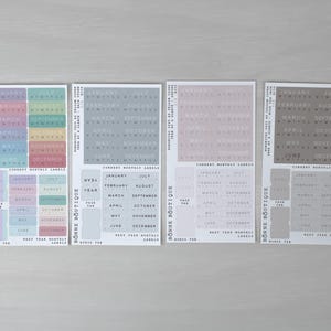 2025 JAHR auf einen BLICK - SONNTAG Start - A6 Original (Gelbes Cover) - Jahres Kit - Hell- bis Mittelgraues Color Theme B154SS