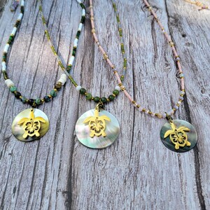 Beach Summer Mother Of Pearl Abalone Disc Shell Pendant Necklace/Dainty Seashell and Turtle Choker Necklace/Ocean Island Mermaid Jewelry