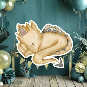 Dragon groot decor knipsel, baby jongen verjaardag standee, grillige draak, schattige sprookjesfeestdecoratie, draak afdrukbare achtergrond voor kind