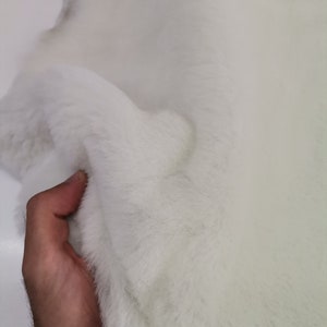 羊革の毛皮、本物の羊革のシート、天然の白いウールの皮革