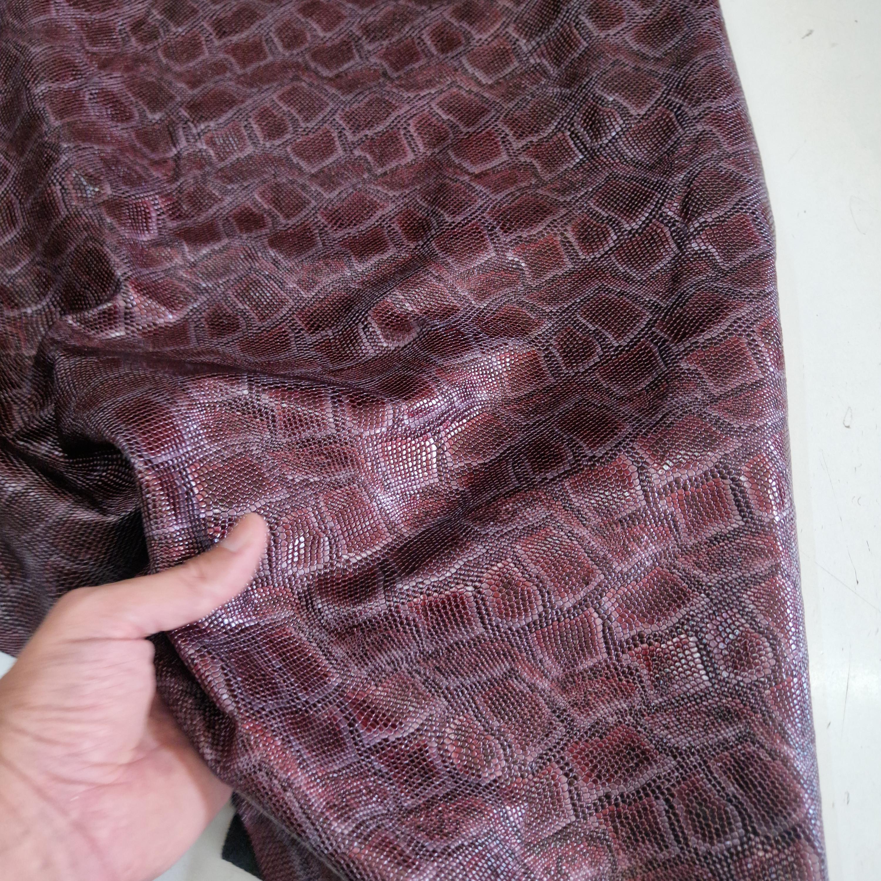 Glossy Snake Embossed Cow Leather Sheet: Italian Leather Crafts - Picture 12 of 13