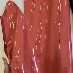 Glossy Cow Patent Leather: Soft Italian Leather for Crafts (1.1mm 2,5 oz)